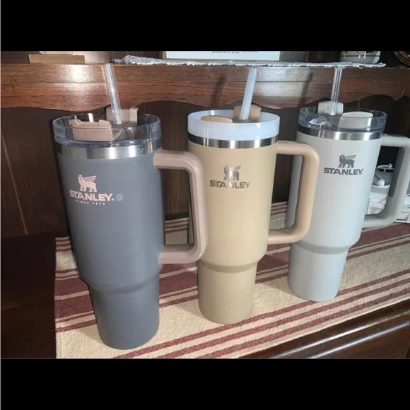 STANLEY LOT - 3 Classic color Stanley 40oz Tumblers - Picture 2 of 6